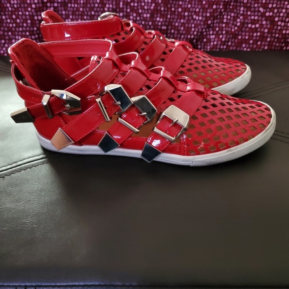 N.Y.L.A Red Scorpio Shoes - Picture 4 of 7